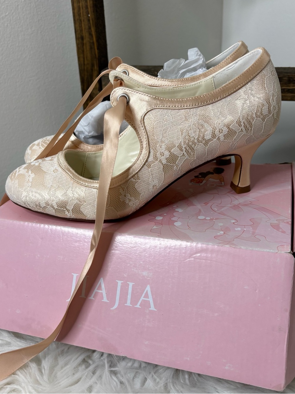 Jiajia Women's Bridal Lace Satin 2.36'' Mid Heel Closed Shoes Size 8
